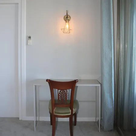 2 Bedroom With Mountain And Sea View * Αντίμπ