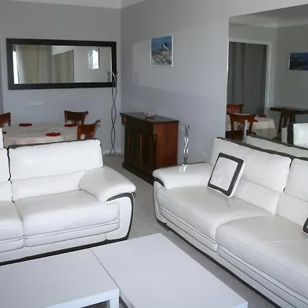 2 Bedroom With Mountain And Sea View Αντίμπ