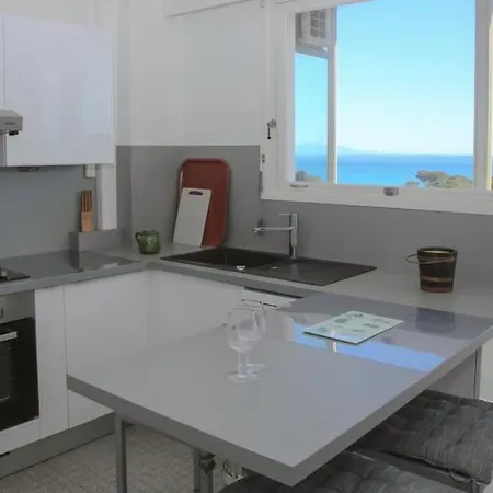2 Bedroom With Mountain And Sea View 아파트 *