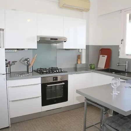 2 Bedroom With Mountain And Sea View *