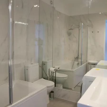 Apartment 2 Bedroom With Mountain And Sea View *